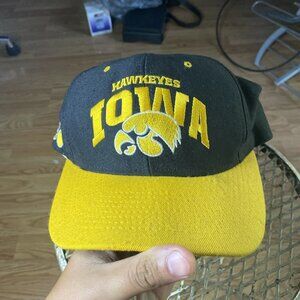 Vintage Iowa Hawkeyes Black 90s Snapback Hat Nutmeg Made In USA Caitlin Clark 22